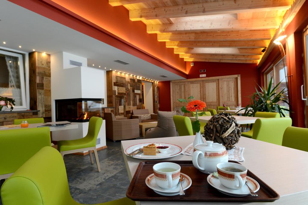 Hotel Alpino Varena Esterno foto