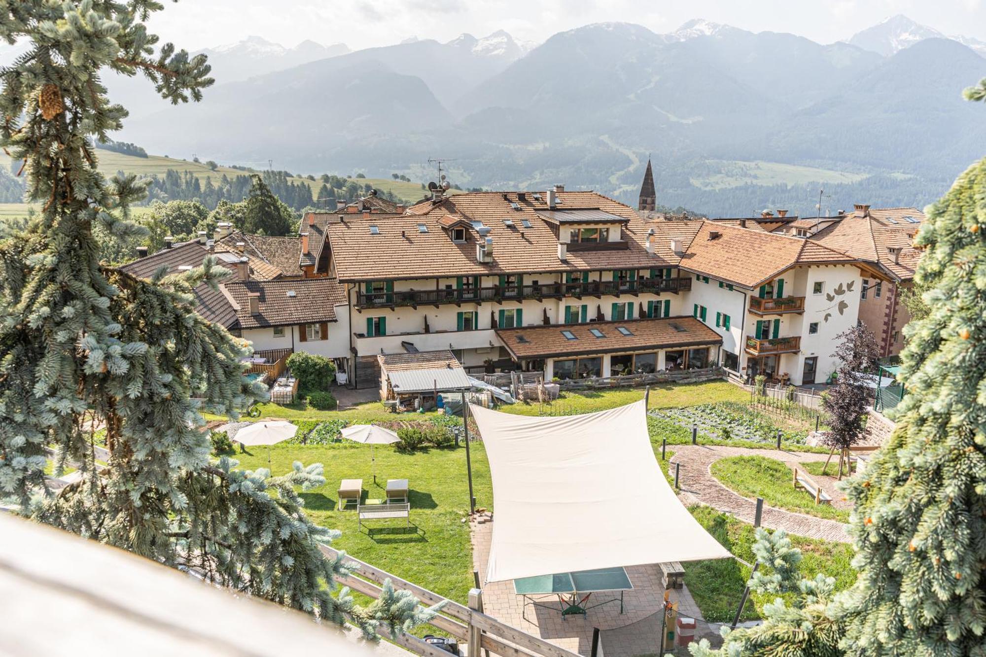 Hotel Alpino Varena Esterno foto
