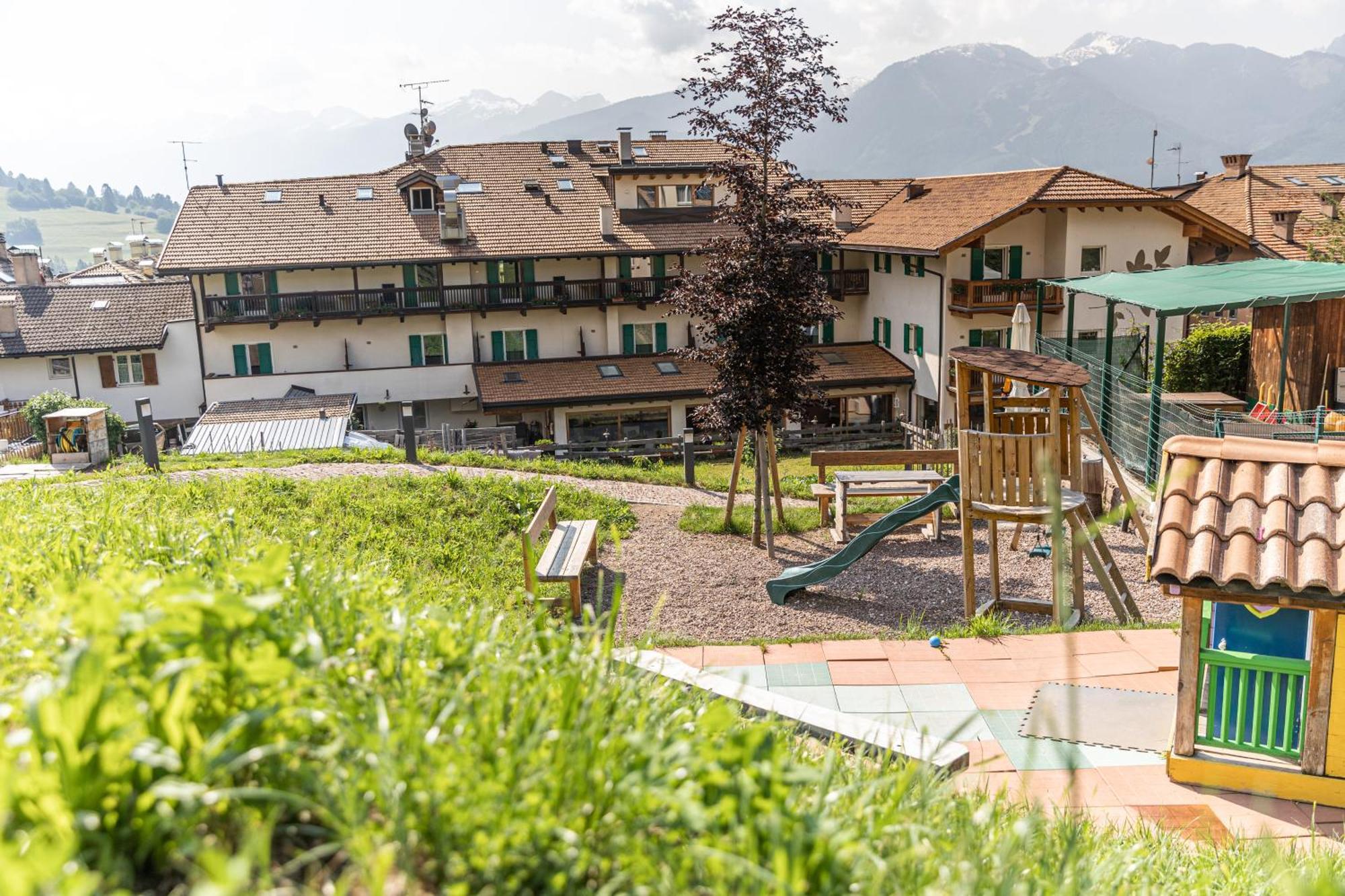 Hotel Alpino Varena Esterno foto