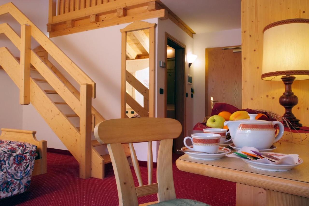 Hotel Alpino Varena Esterno foto