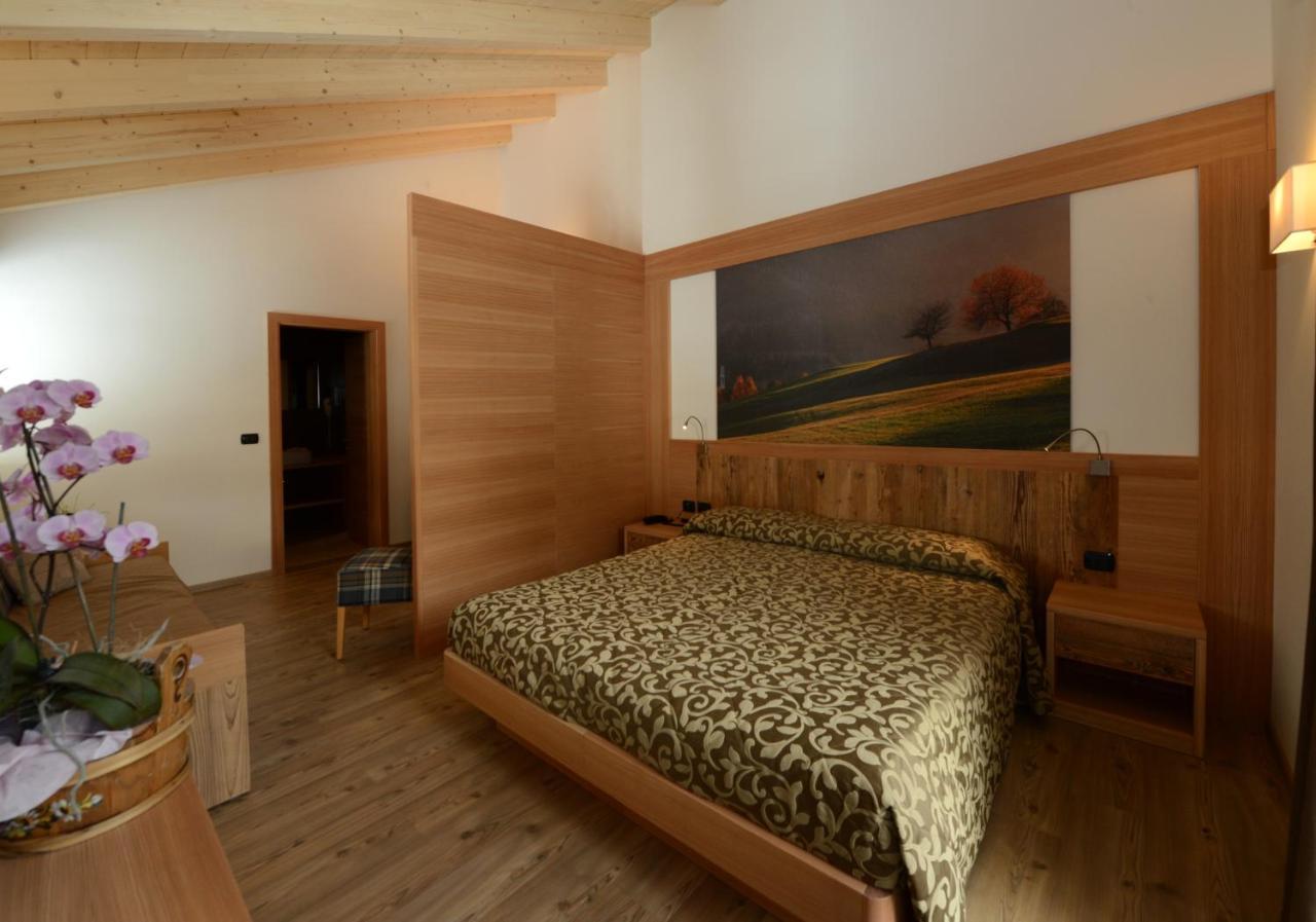 Hotel Alpino Varena Esterno foto