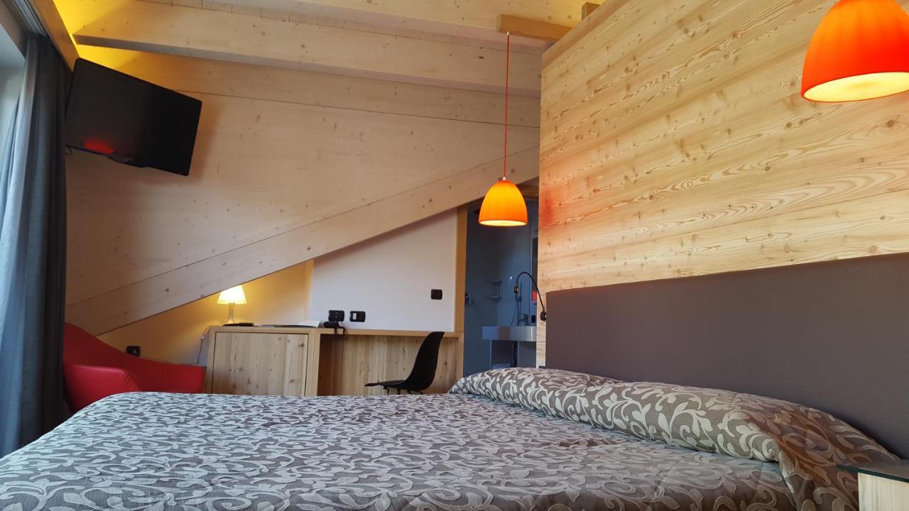Hotel Alpino Varena Esterno foto