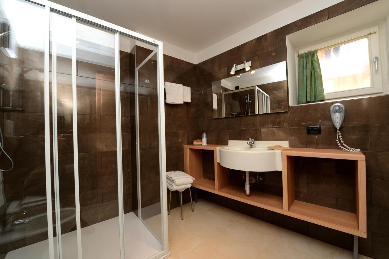 Hotel Alpino Varena Esterno foto