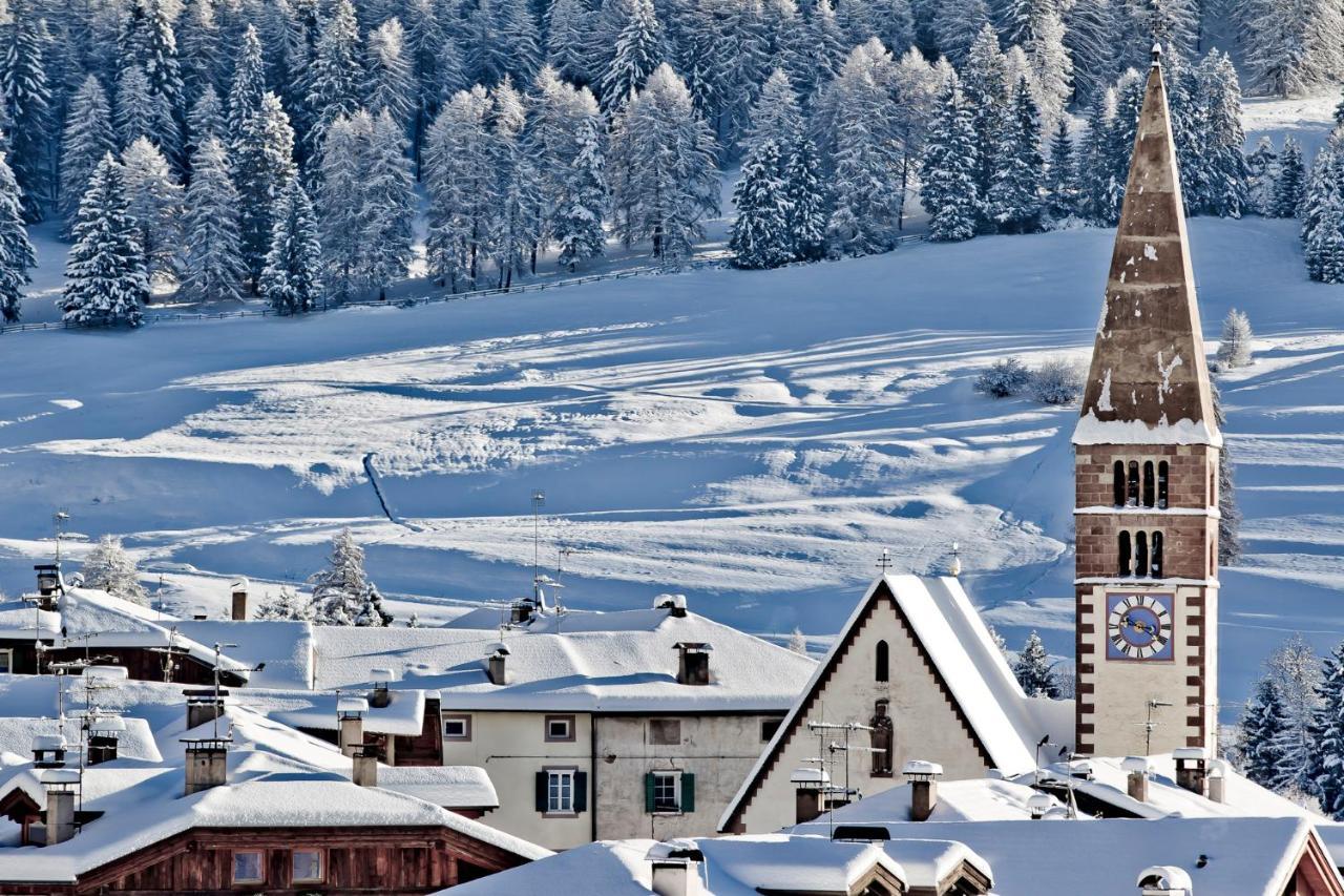 Hotel Alpino Varena Esterno foto